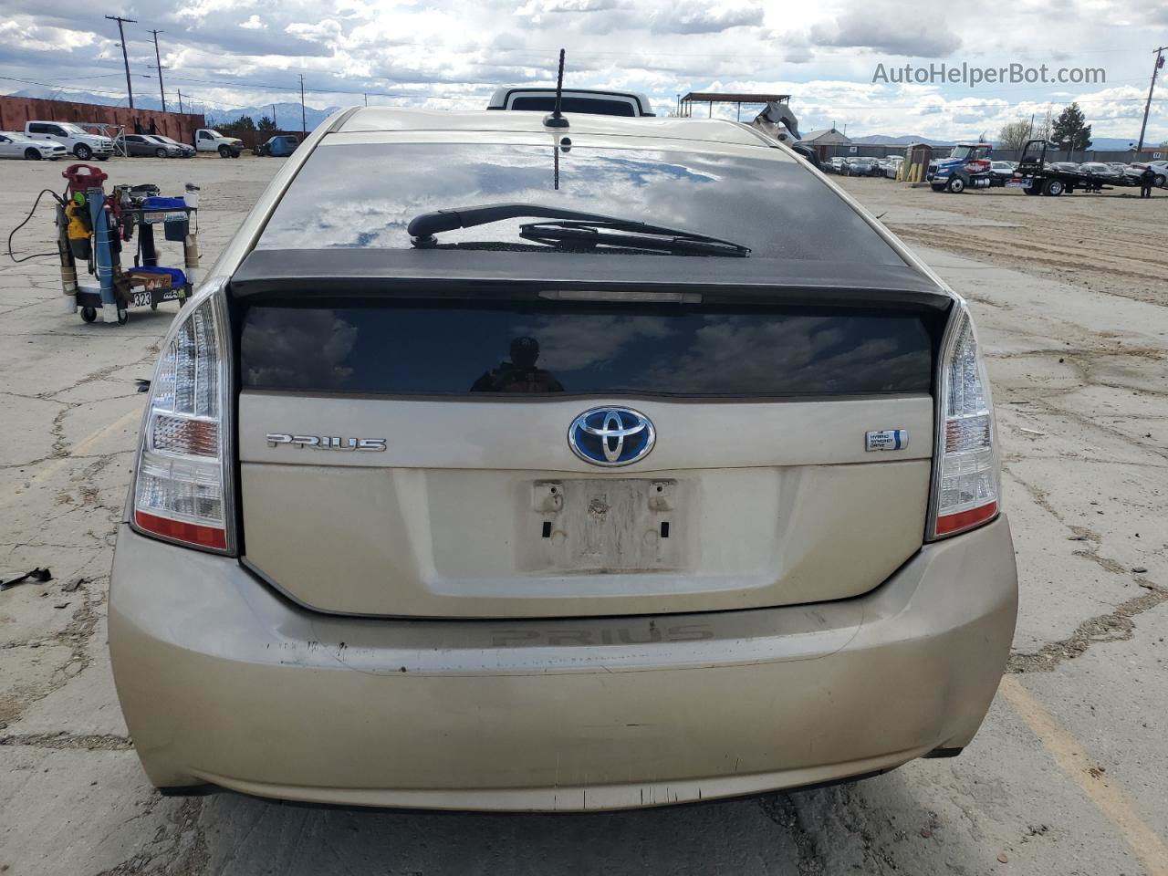 2011 Toyota Prius  Бежевый vin: JTDKN3DU6B1389913