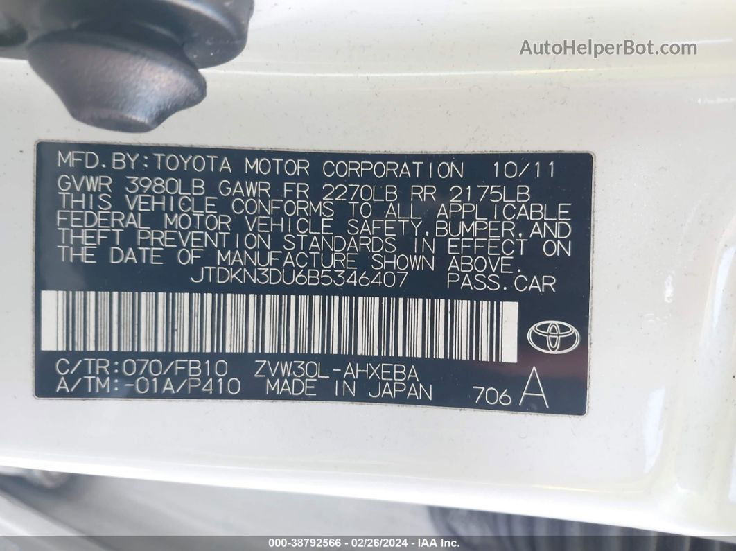 2011 Toyota Prius Two White vin: JTDKN3DU6B5346407