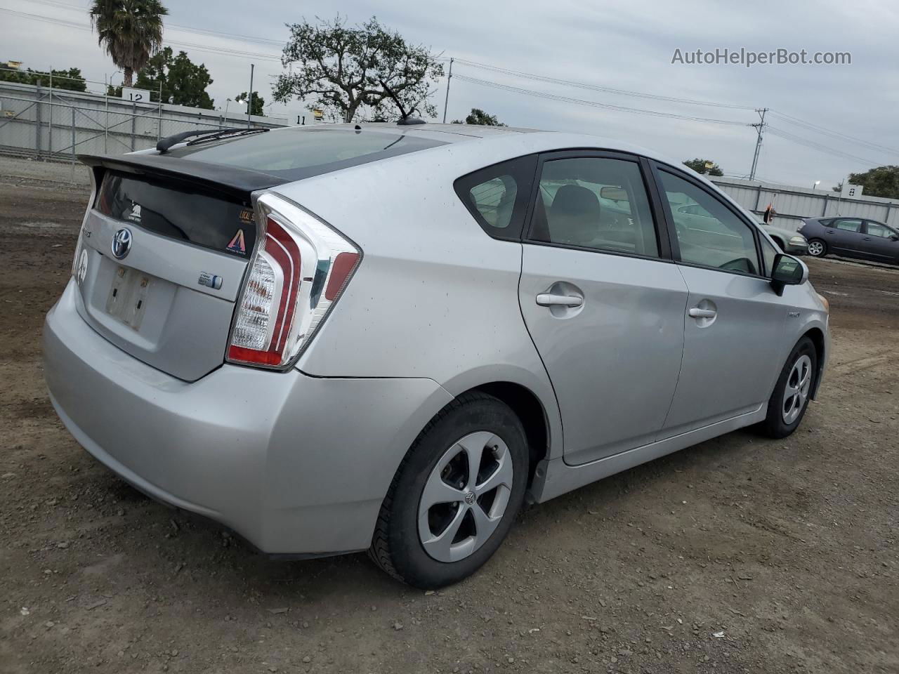 2014 Toyota Prius  Silver vin: JTDKN3DU6E1775722