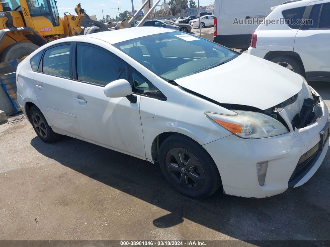 2015 Toyota Prius Two Белый vin: JTDKN3DU6F0484077