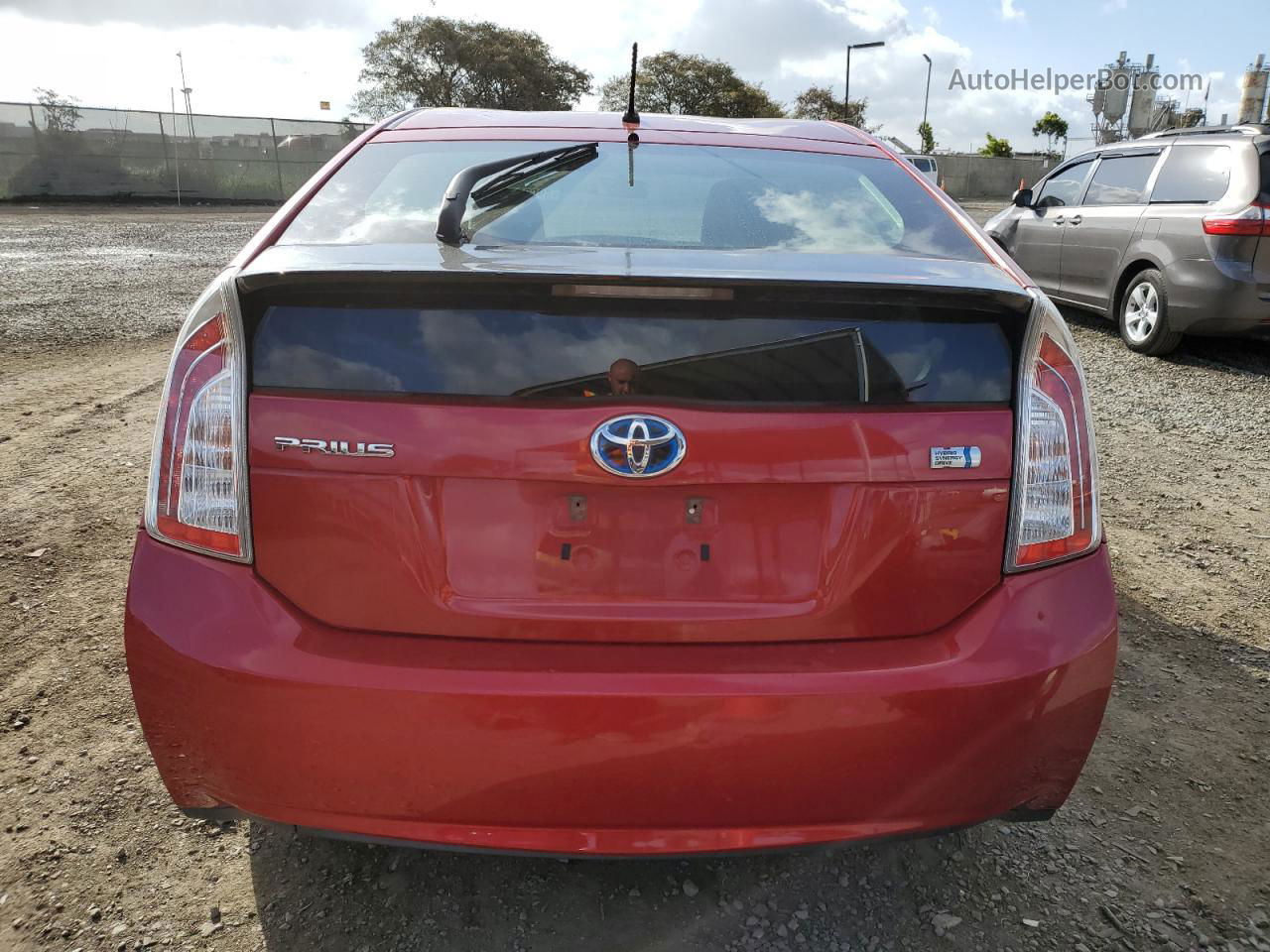 2013 Toyota Prius  Red vin: JTDKN3DU7D5540527