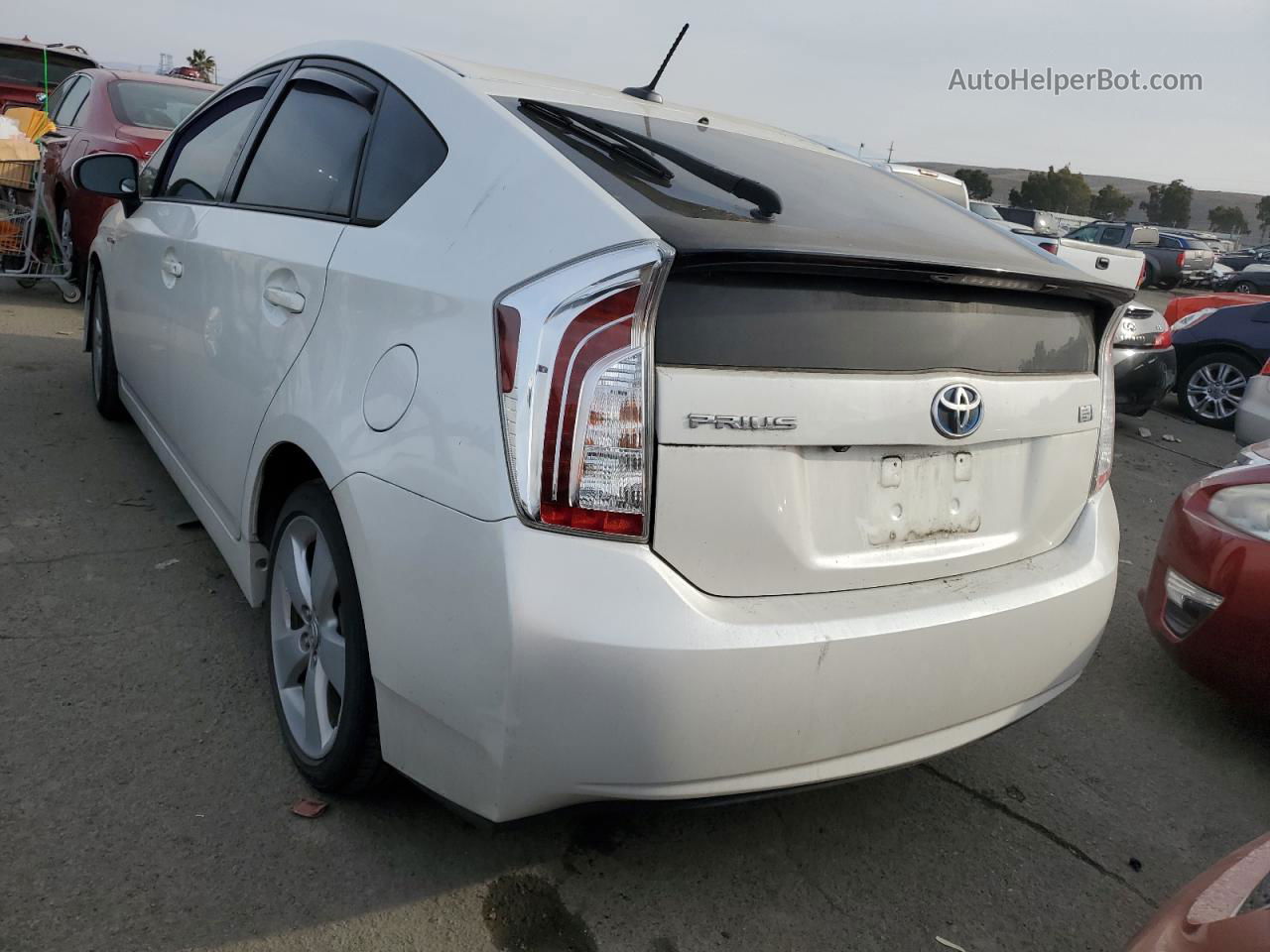 2013 Toyota Prius  Белый vin: JTDKN3DU7D5593955