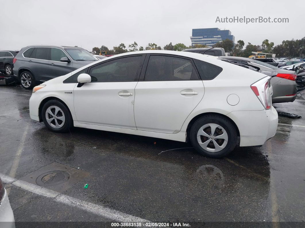 2014 Toyota Prius Two Белый vin: JTDKN3DU7E1762588