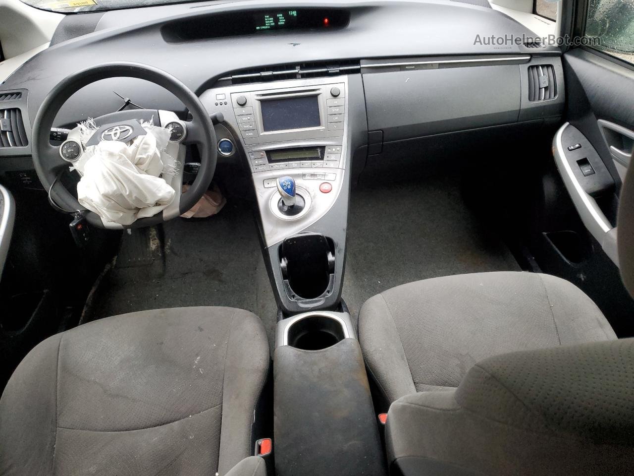 2015 Toyota Prius  Белый vin: JTDKN3DU7F1995873