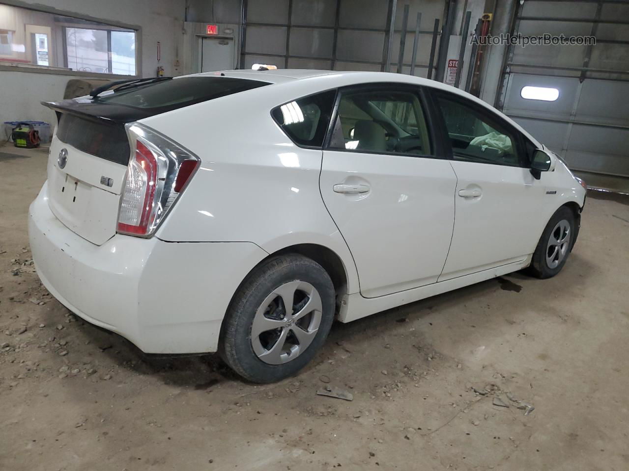 2013 Toyota Prius  White vin: JTDKN3DU8D5635534