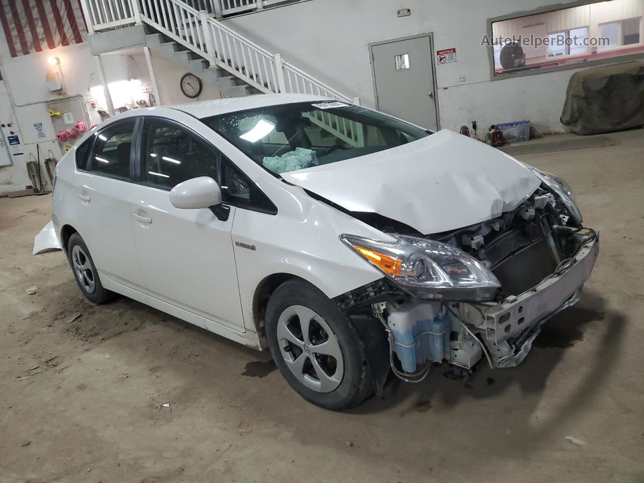 2013 Toyota Prius  Белый vin: JTDKN3DU8D5635534