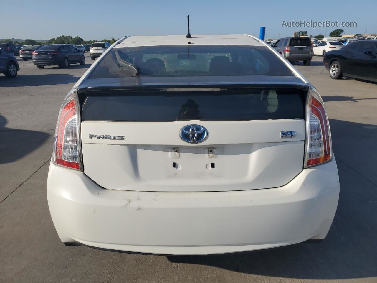 2013 Toyota Prius  White vin: JTDKN3DU8D5658537