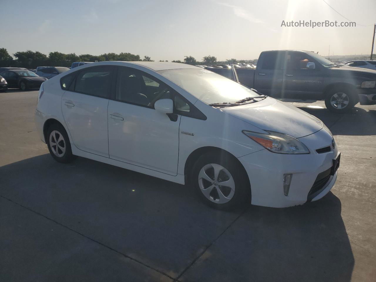 2013 Toyota Prius  White vin: JTDKN3DU8D5658537