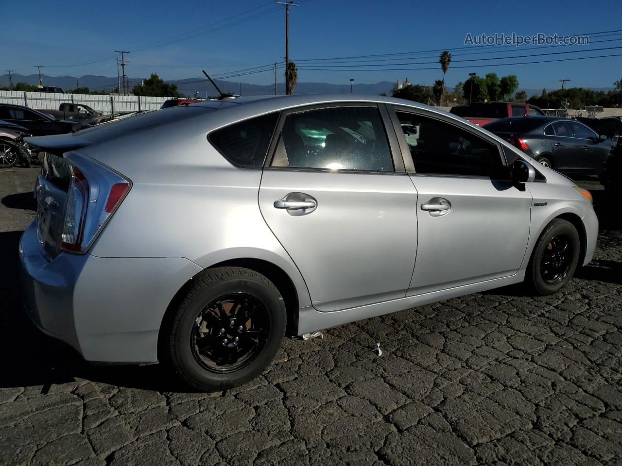 2014 Toyota Prius  Silver vin: JTDKN3DU8E1765578