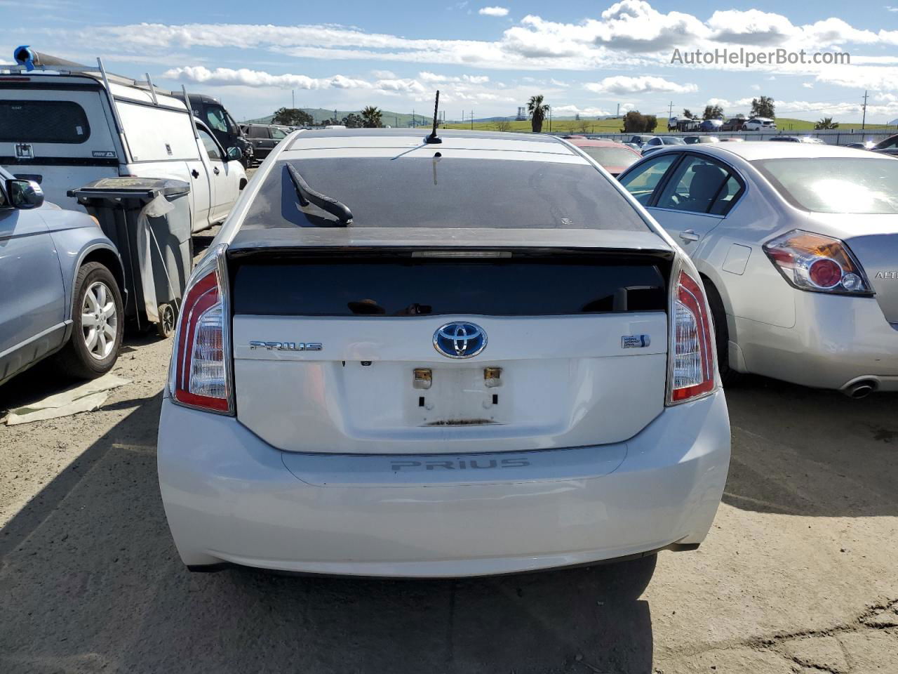 2014 Toyota Prius  Белый vin: JTDKN3DU8E1767606