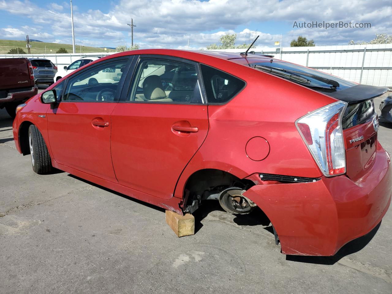 2013 Toyota Prius  Красный vin: JTDKN3DU9D0352038