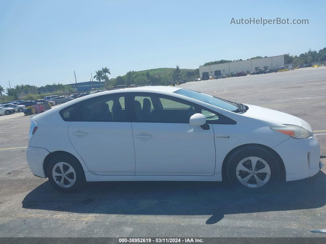 2013 Toyota Prius Two Белый vin: JTDKN3DU9D5560469