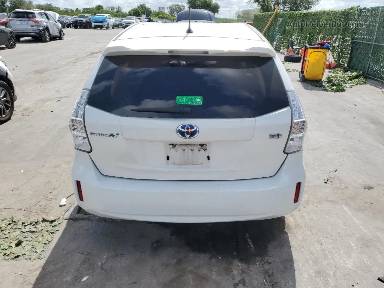 2013 Toyota Prius V  White vin: JTDZN3EU0D3192918