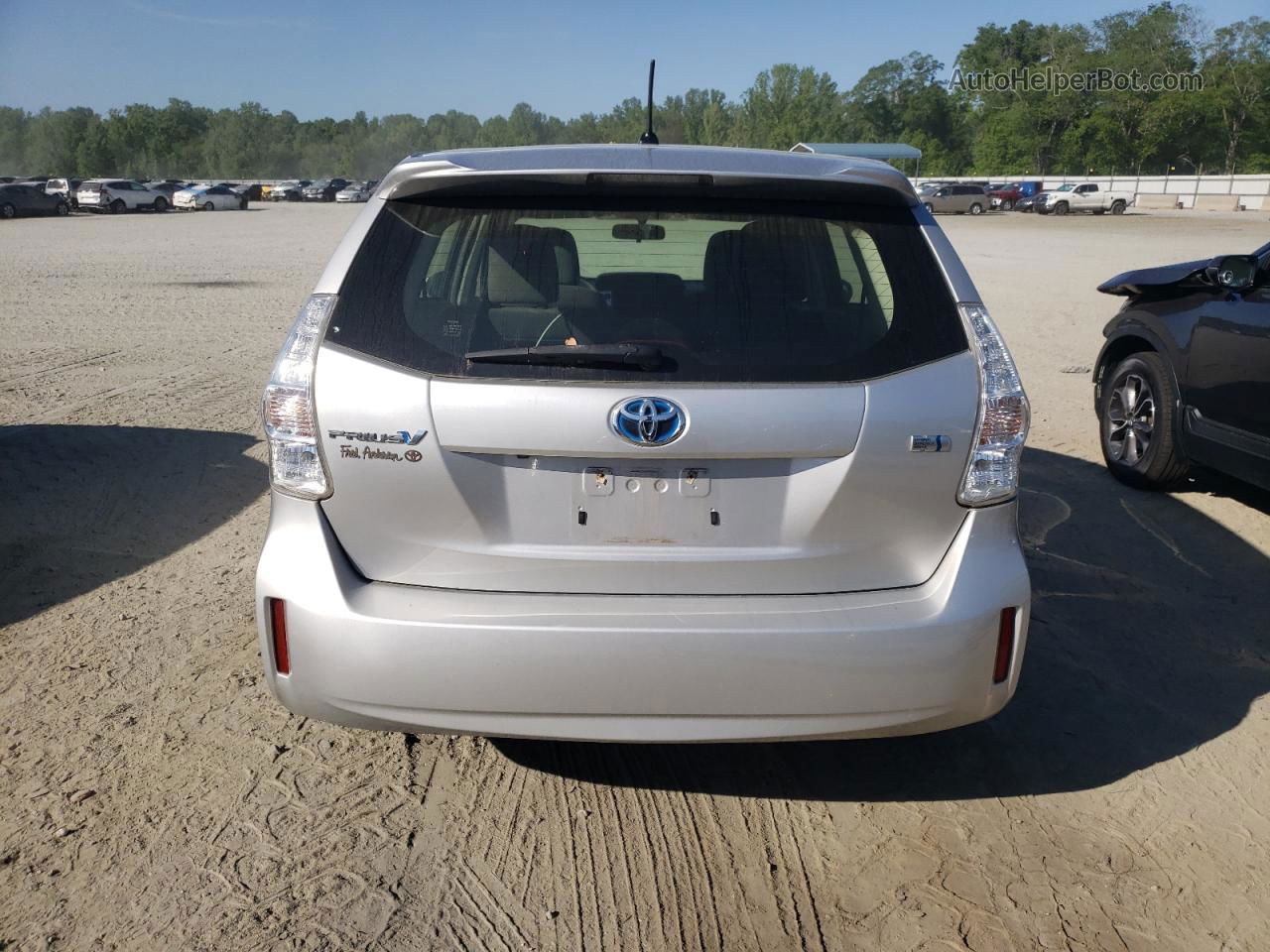 2013 Toyota Prius V  Серебряный vin: JTDZN3EU1D3187744