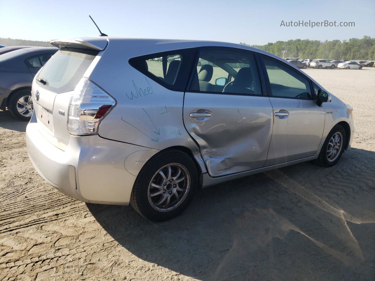 2013 Toyota Prius V  Серебряный vin: JTDZN3EU1D3187744