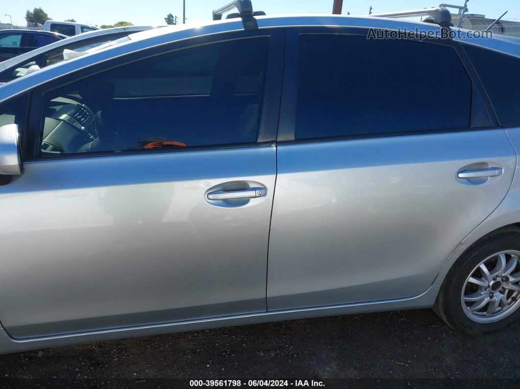 2012 Toyota Prius V Two Серебряный vin: JTDZN3EU2C3094892