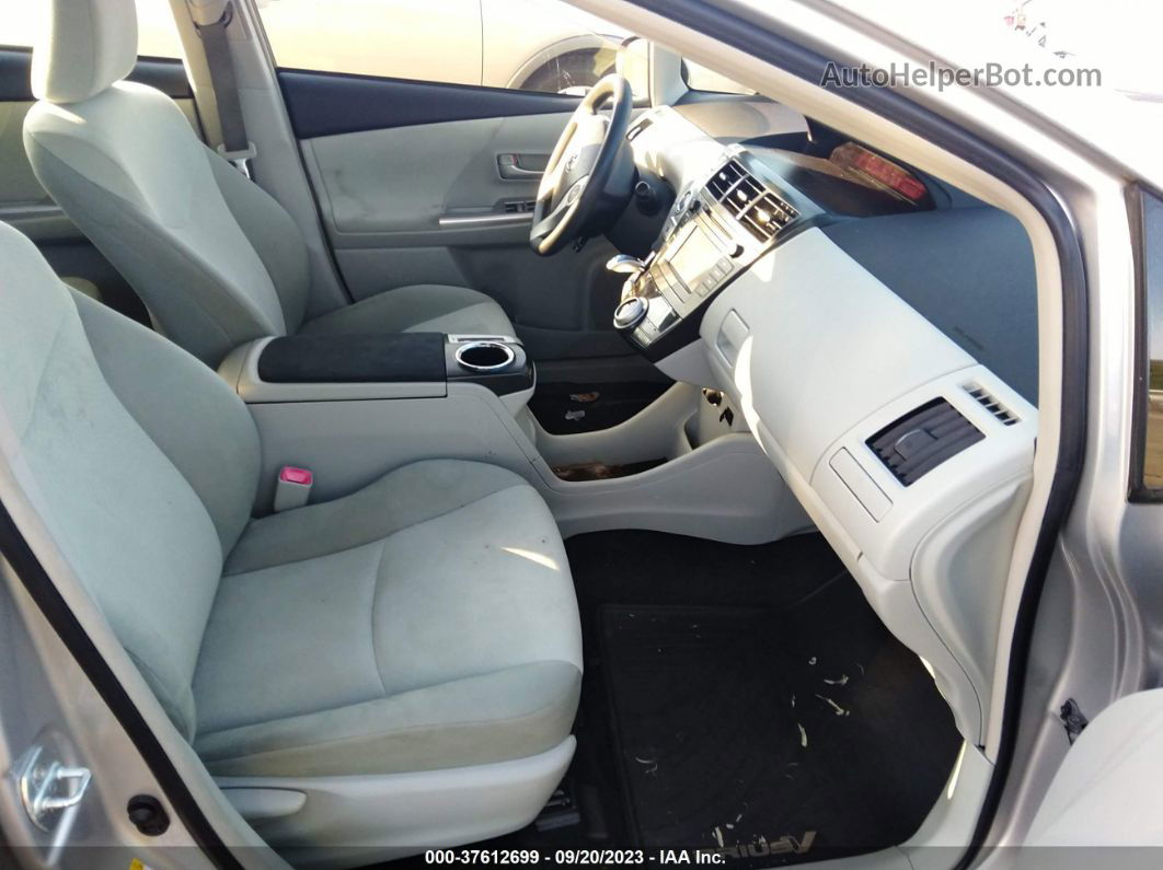 2012 Toyota Prius V Two Серебряный vin: JTDZN3EU2C3131178