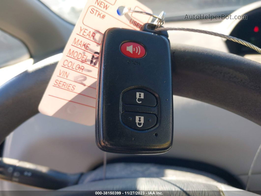 2012 Toyota Prius V Three White vin: JTDZN3EU2C3146599