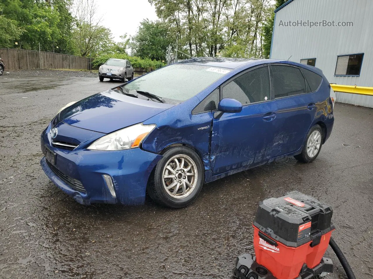 2013 Toyota Prius V  Blue vin: JTDZN3EU2D3280286