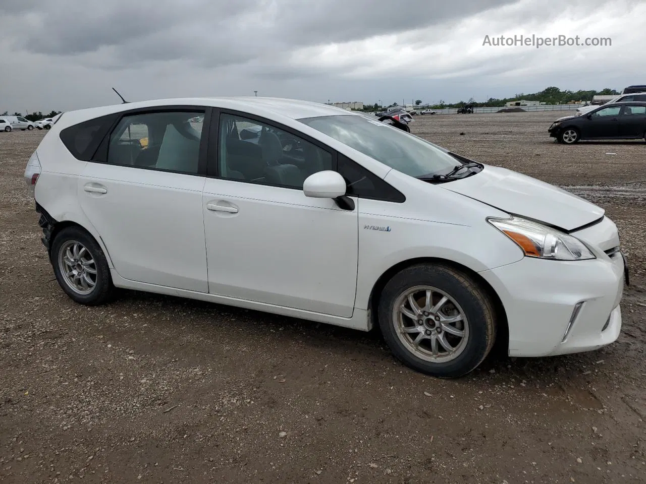 2014 Toyota Prius V  White vin: JTDZN3EU2E3312316