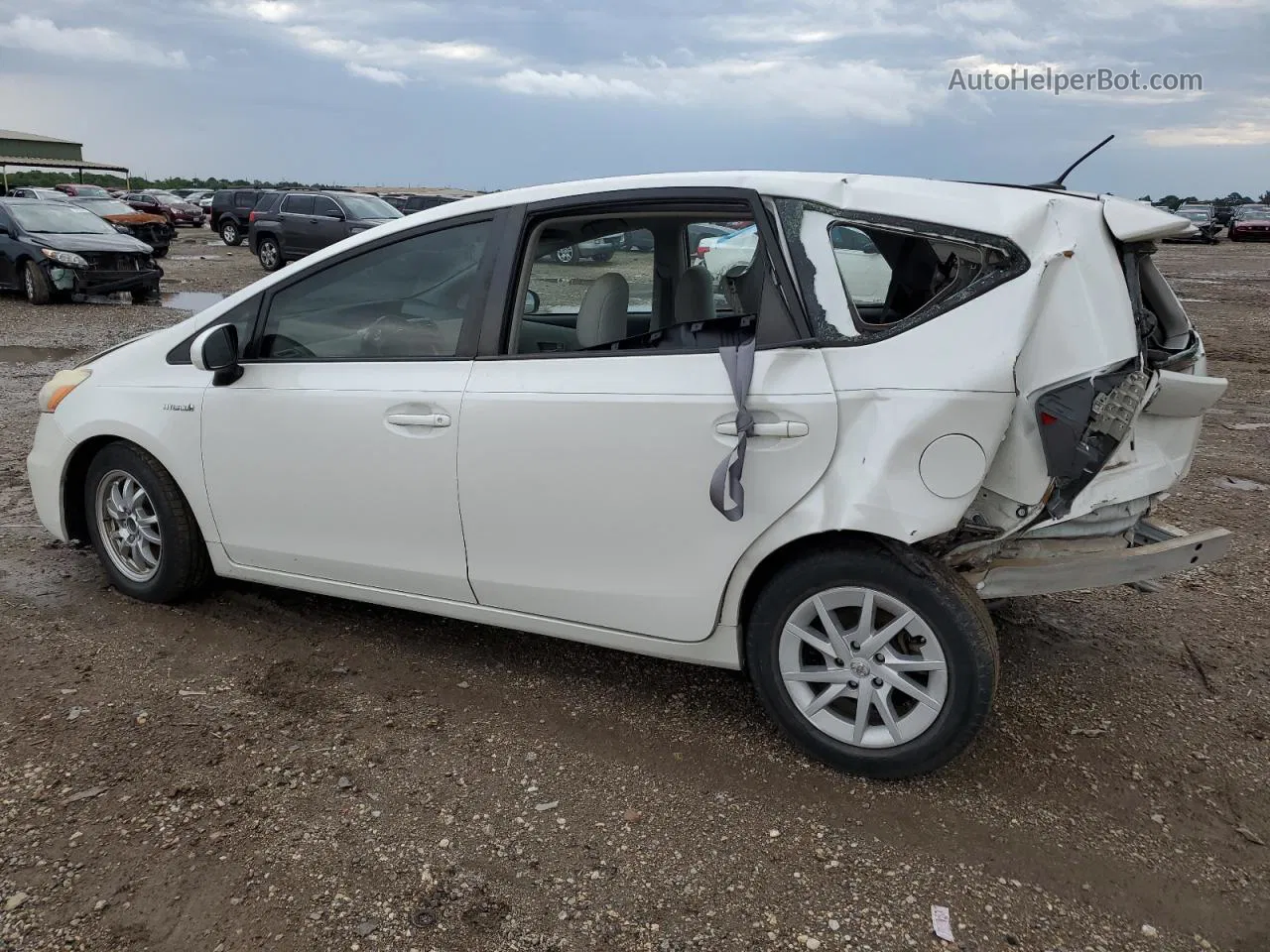 2014 Toyota Prius V  White vin: JTDZN3EU2E3312316