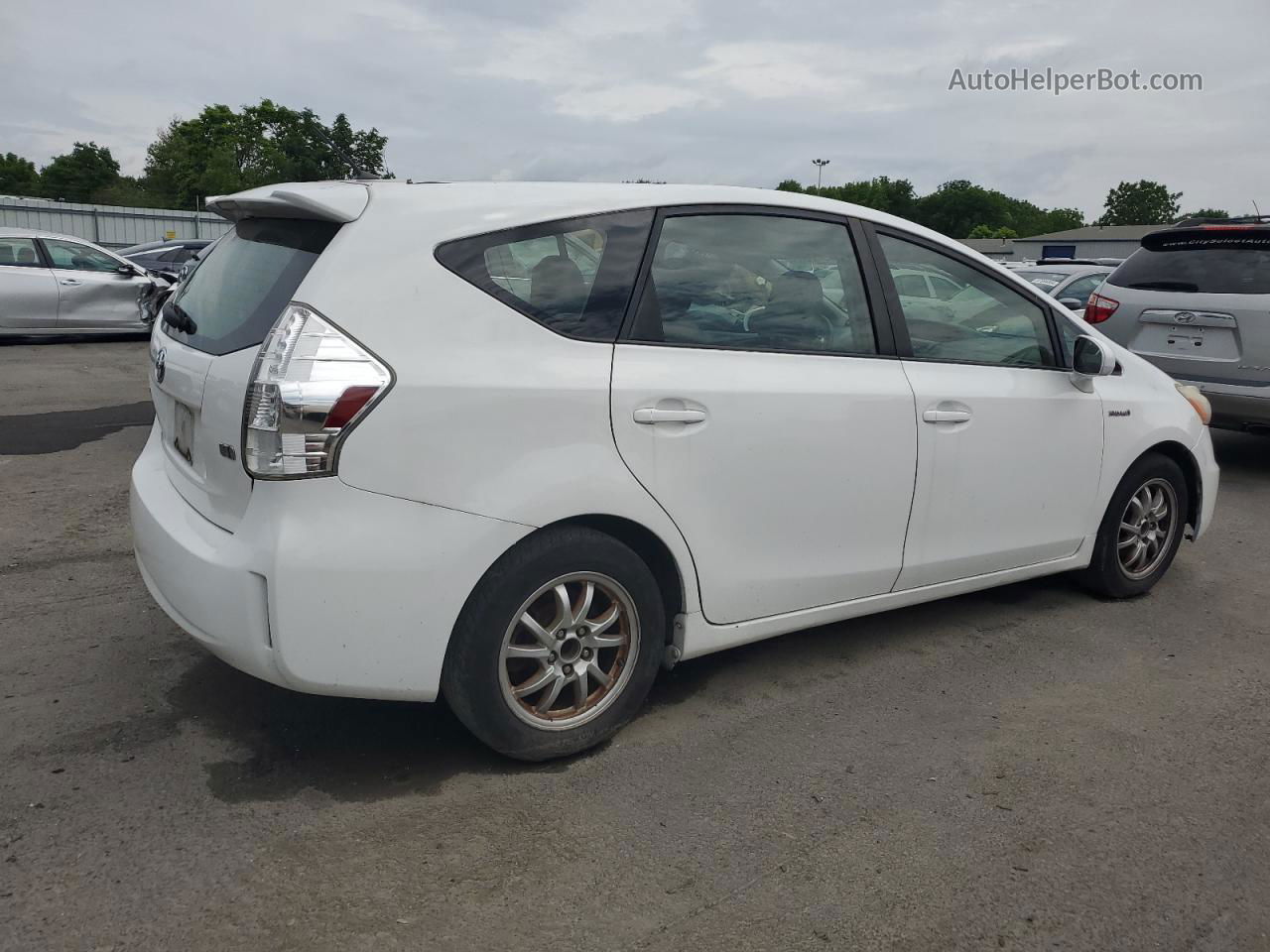 2014 Toyota Prius V  White vin: JTDZN3EU2E3333599