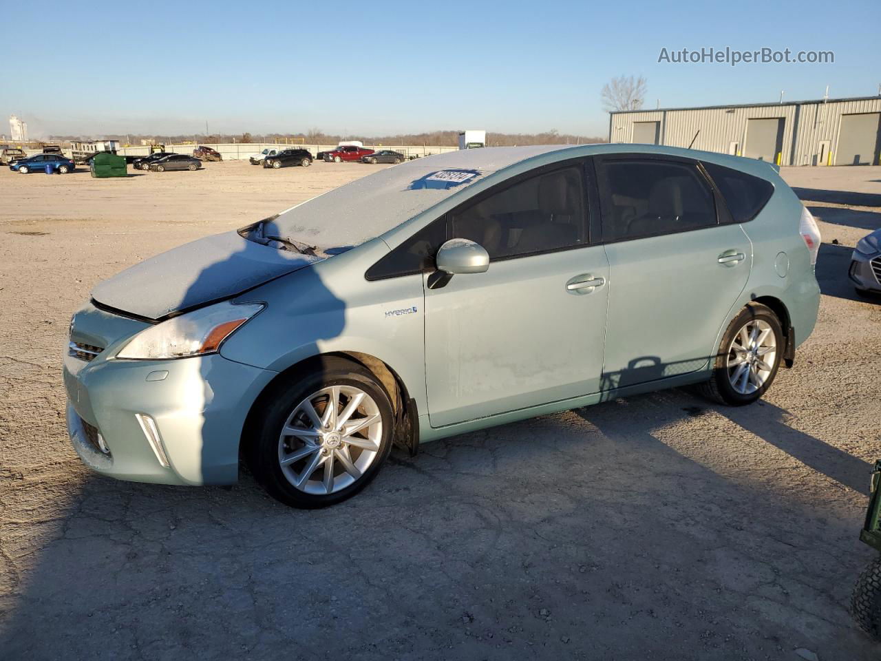 2014 Toyota Prius V  Зеленый vin: JTDZN3EU2EJ005871