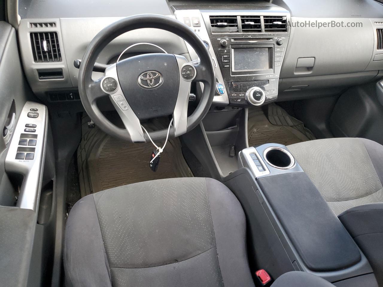 2013 Toyota Prius V  Серебряный vin: JTDZN3EU3D3239875