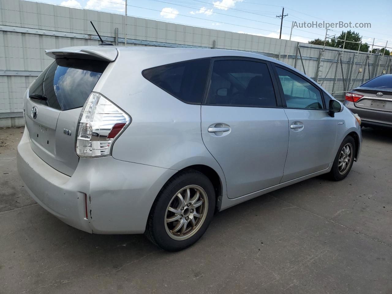 2013 Toyota Prius V  Silver vin: JTDZN3EU3D3239875