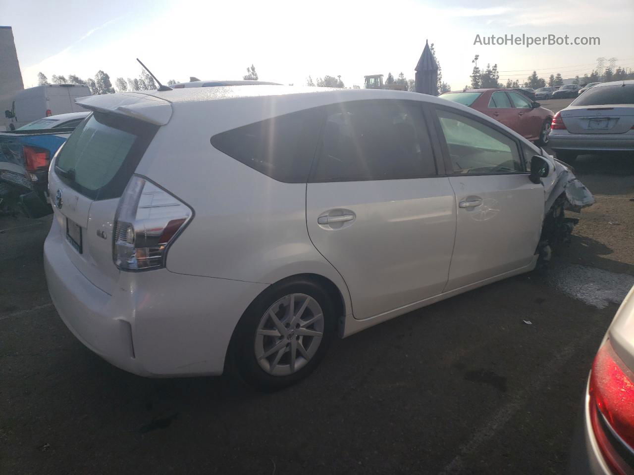 2013 Toyota Prius V  White vin: JTDZN3EU3D3261763