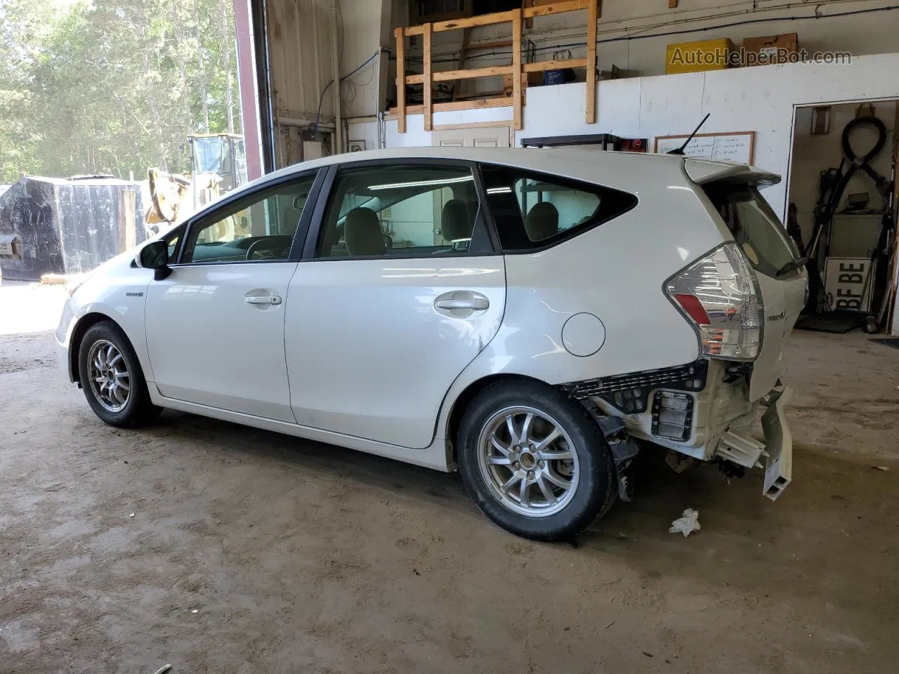 2014 Toyota Prius V  White vin: JTDZN3EU3EJ000940