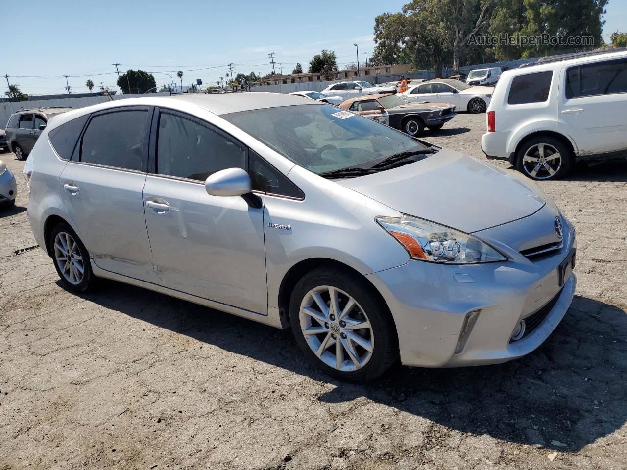 2014 Toyota Prius V  Silver vin: JTDZN3EU3EJ004082