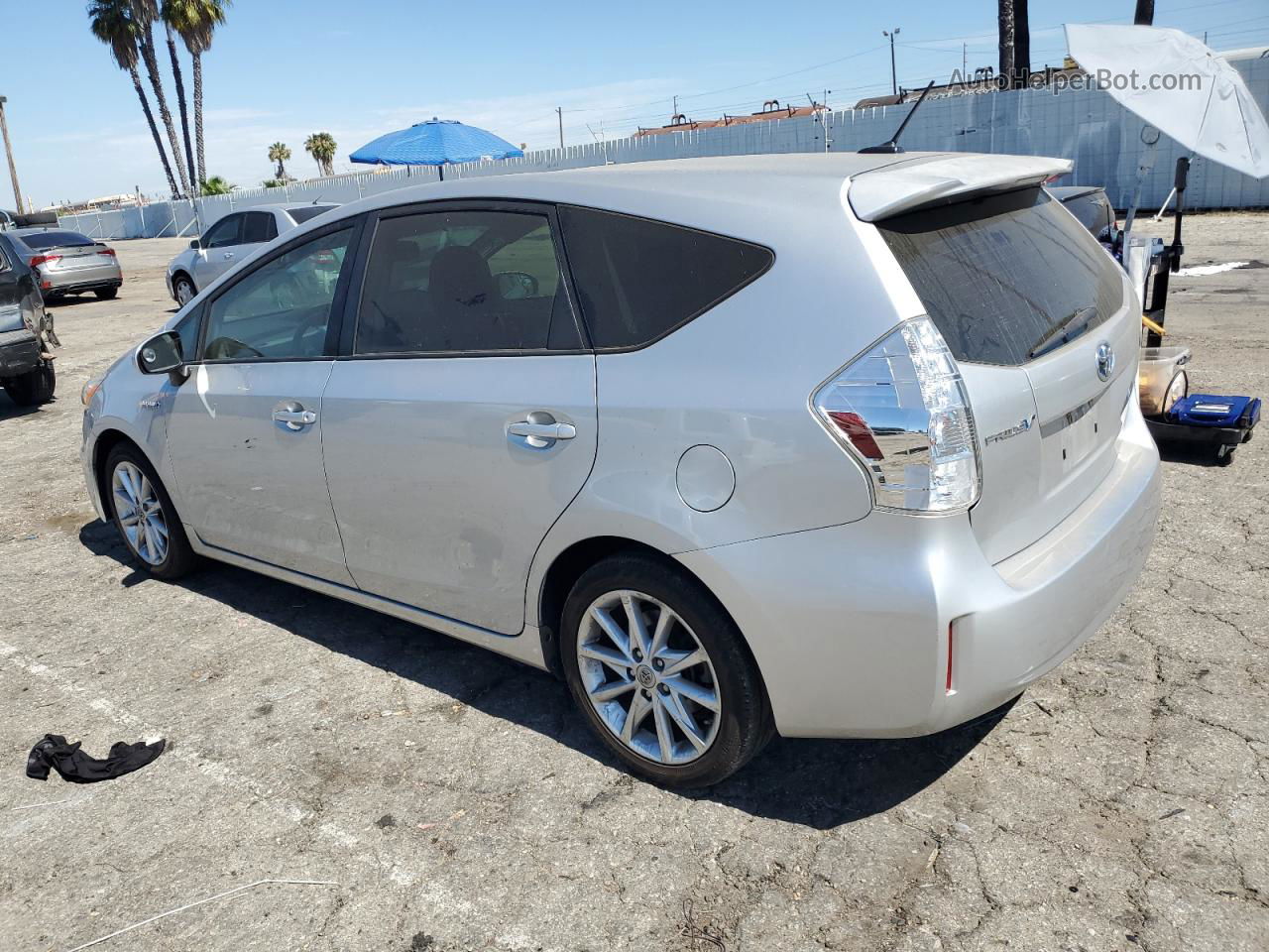 2014 Toyota Prius V  Silver vin: JTDZN3EU3EJ004082