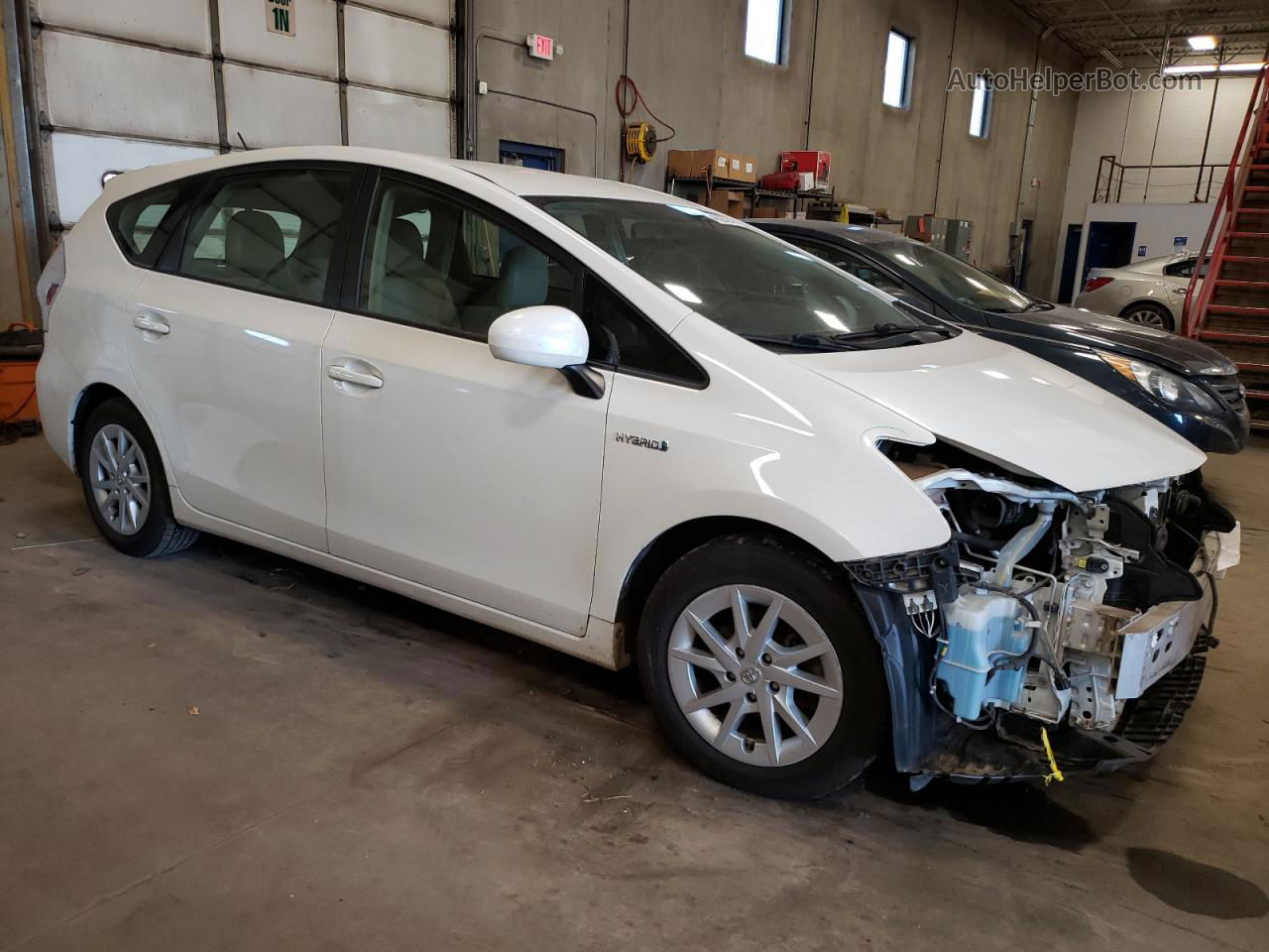 2012 Toyota Prius V  Белый vin: JTDZN3EU5C3081814