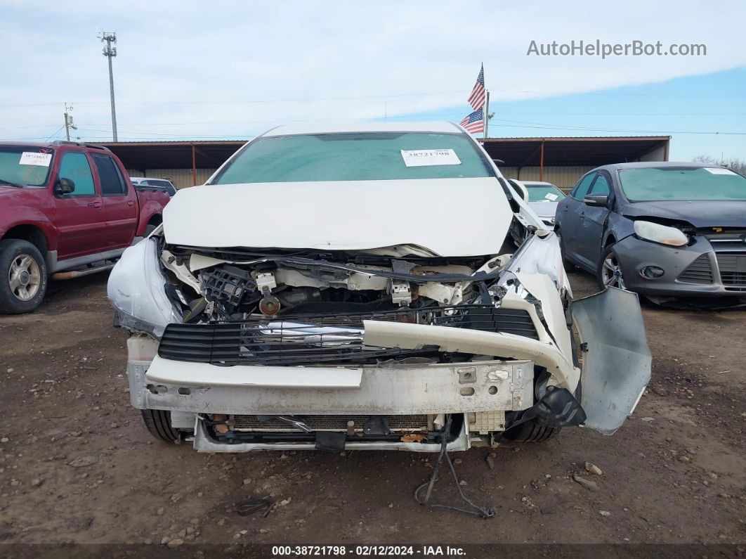 2012 Toyota Prius V Two White vin: JTDZN3EU5C3156527