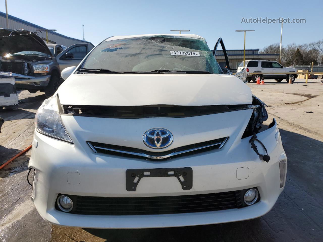 2013 Toyota Prius V  White vin: JTDZN3EU5D3190372