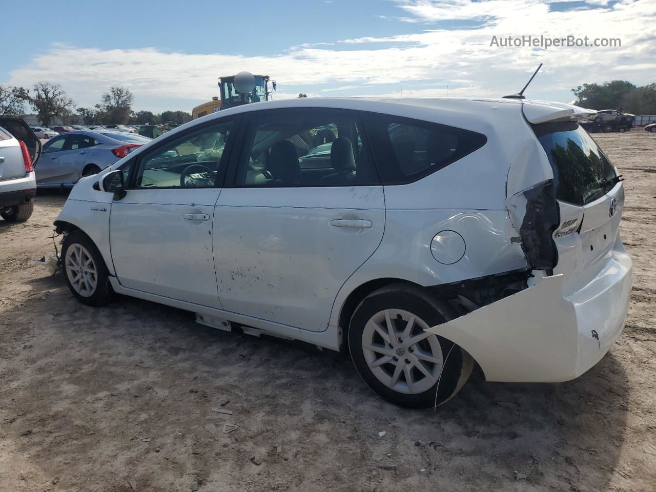 2013 Toyota Prius V  White vin: JTDZN3EU5D3195989