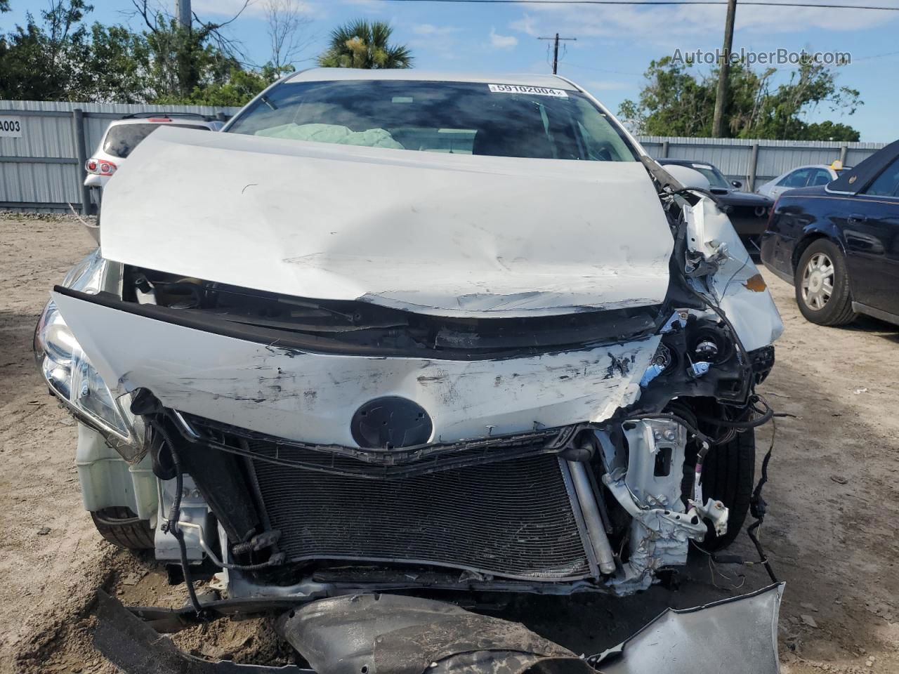 2013 Toyota Prius V  White vin: JTDZN3EU5D3195989