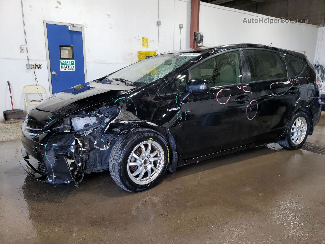 2012 Toyota Prius V  Черный vin: JTDZN3EU6C3041449