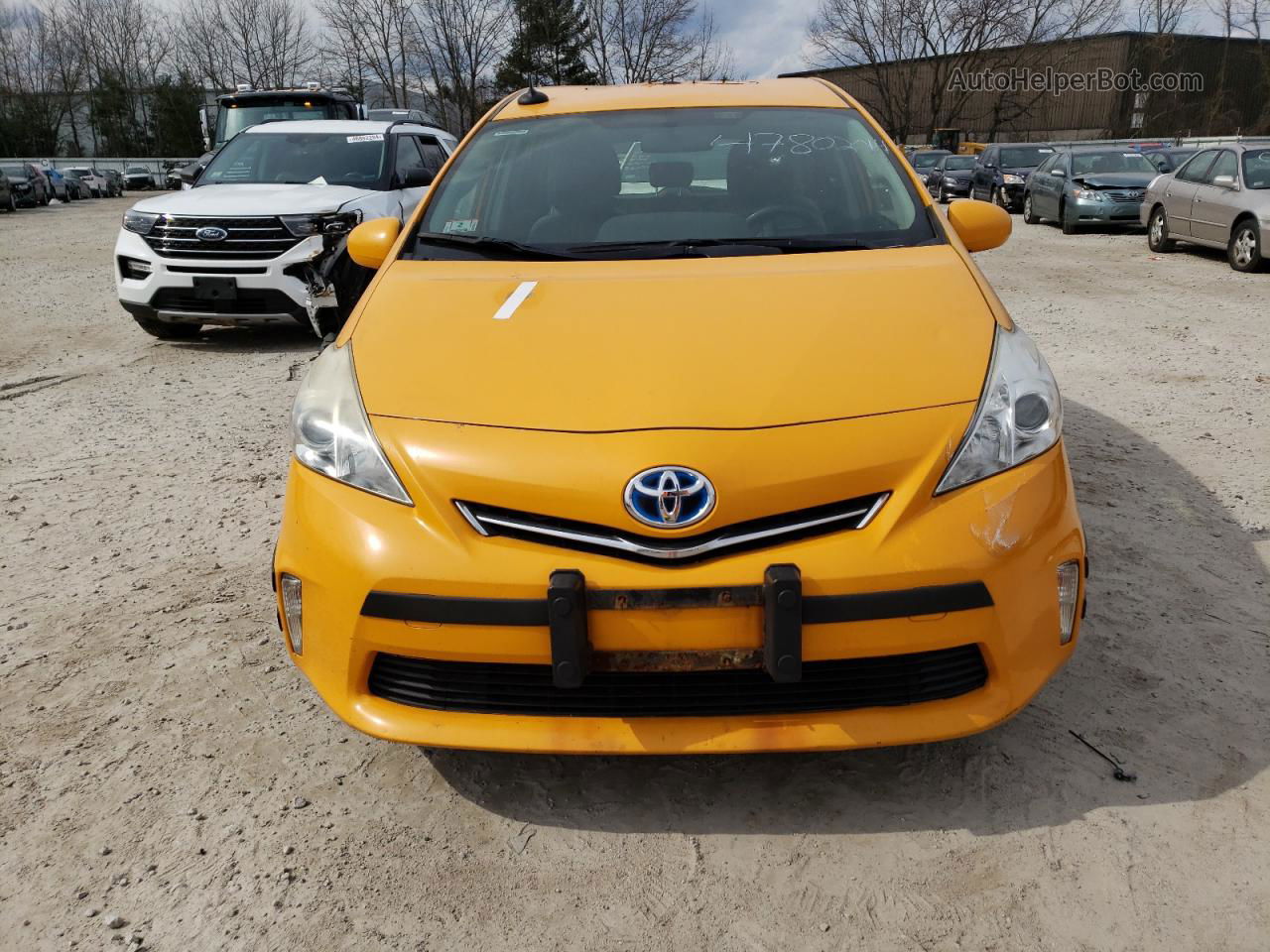 2013 Toyota Prius V  Оранжевый vin: JTDZN3EU6D3201024