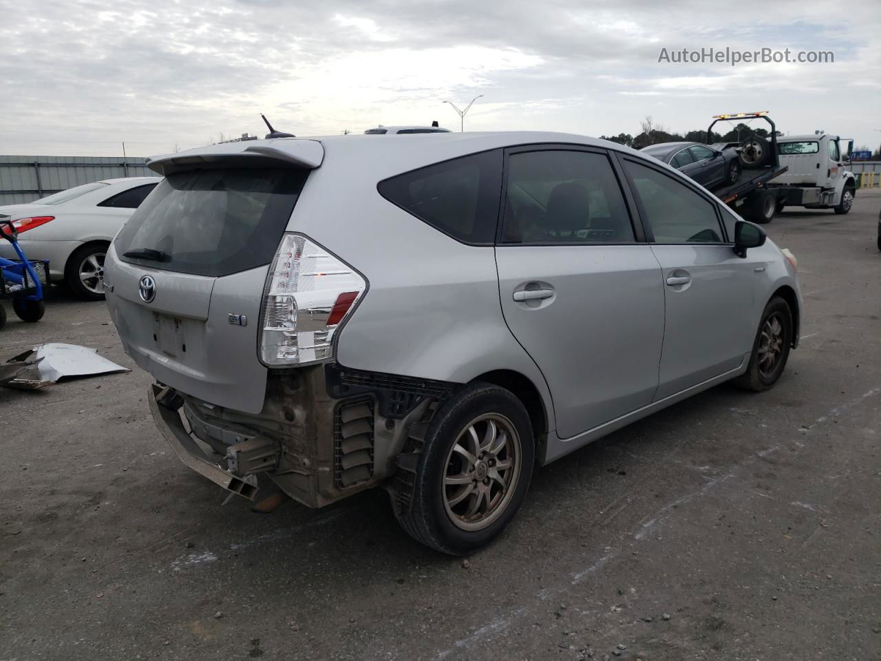 2014 Toyota Prius V  Silver vin: JTDZN3EU6E3295052