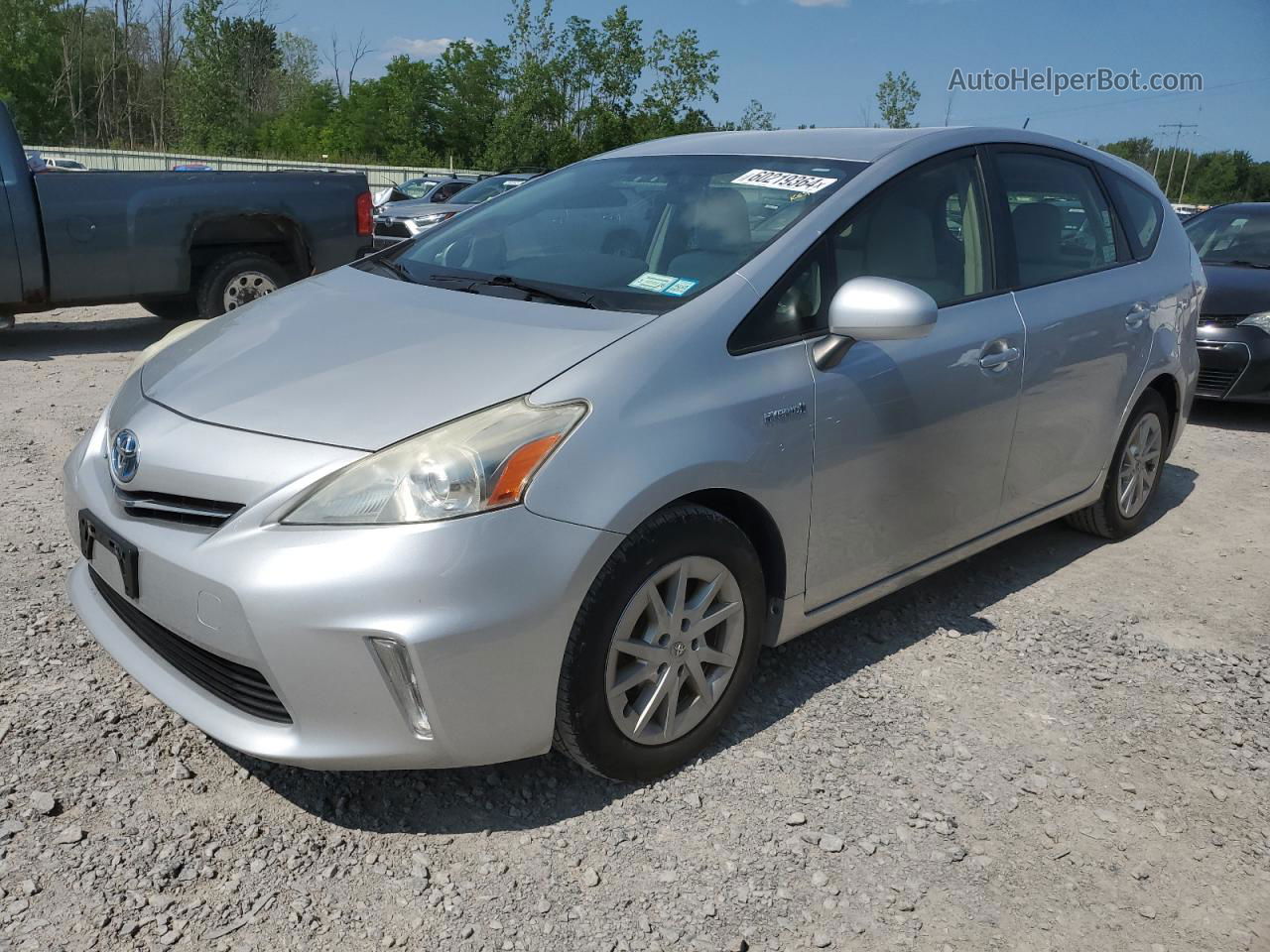 2013 Toyota Prius V  Серебряный vin: JTDZN3EU7D3203199