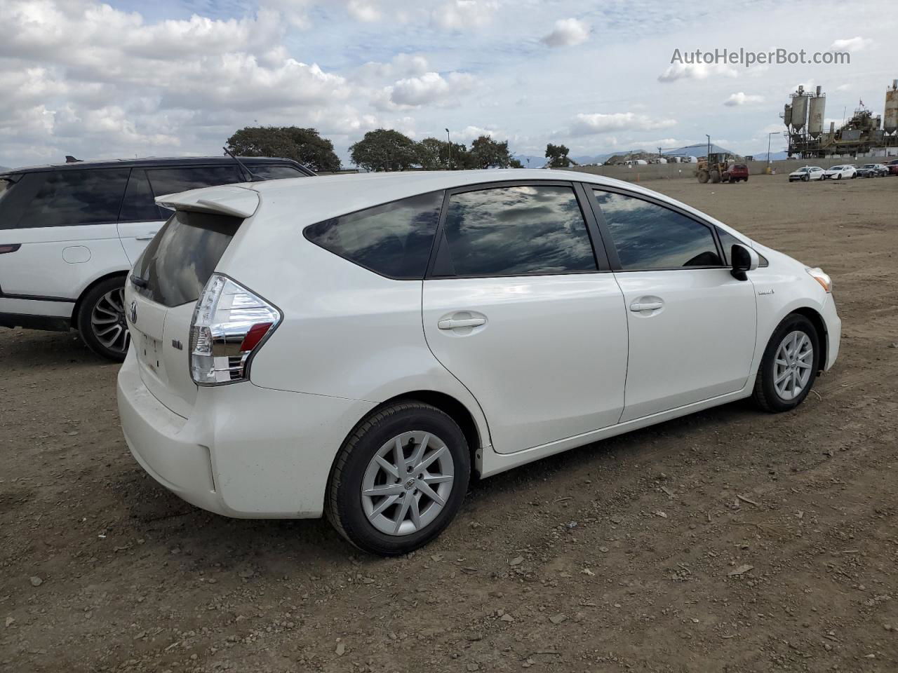 2013 Toyota Prius V  White vin: JTDZN3EU7D3271969