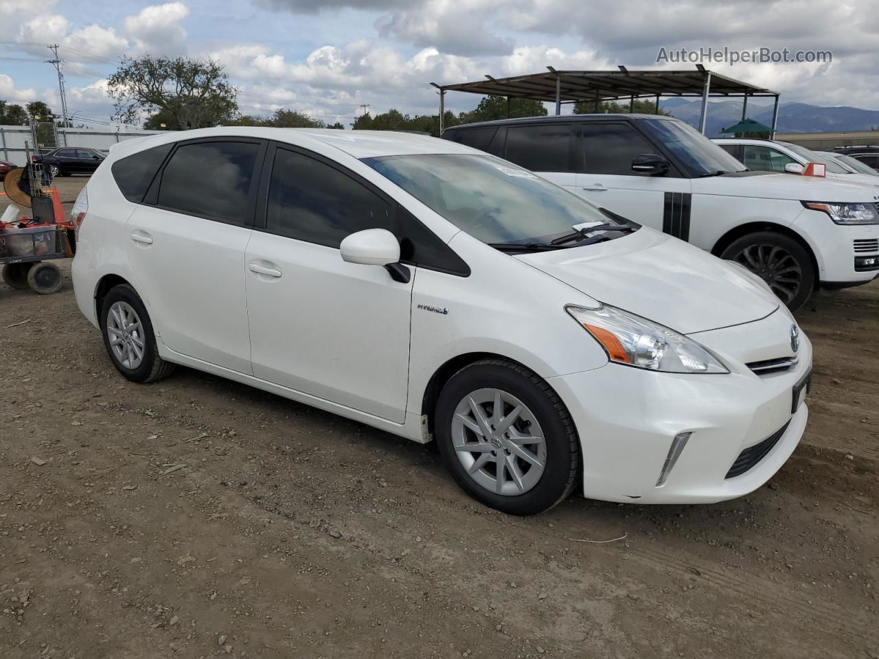 2013 Toyota Prius V  White vin: JTDZN3EU7D3271969