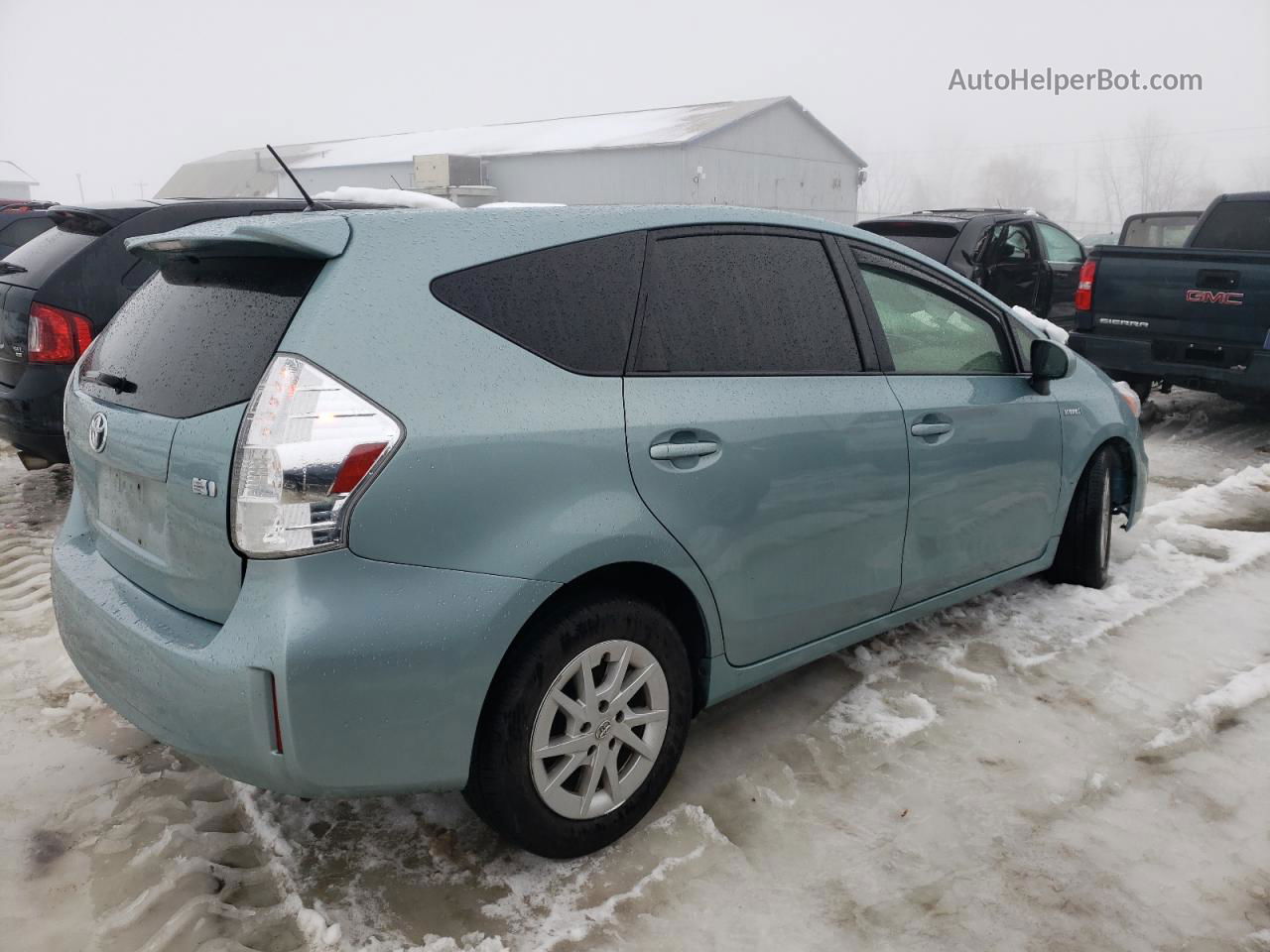 2013 Toyota Prius V  Зеленый vin: JTDZN3EU9D3225768