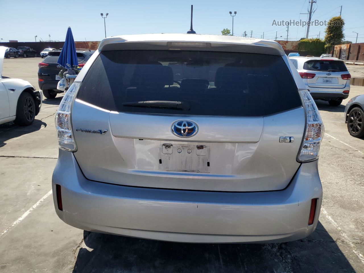 2013 Toyota Prius V  Серебряный vin: JTDZN3EU9D3258382