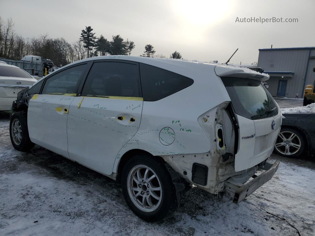 2012 Toyota Prius V  White vin: JTDZN3EUXC3173095