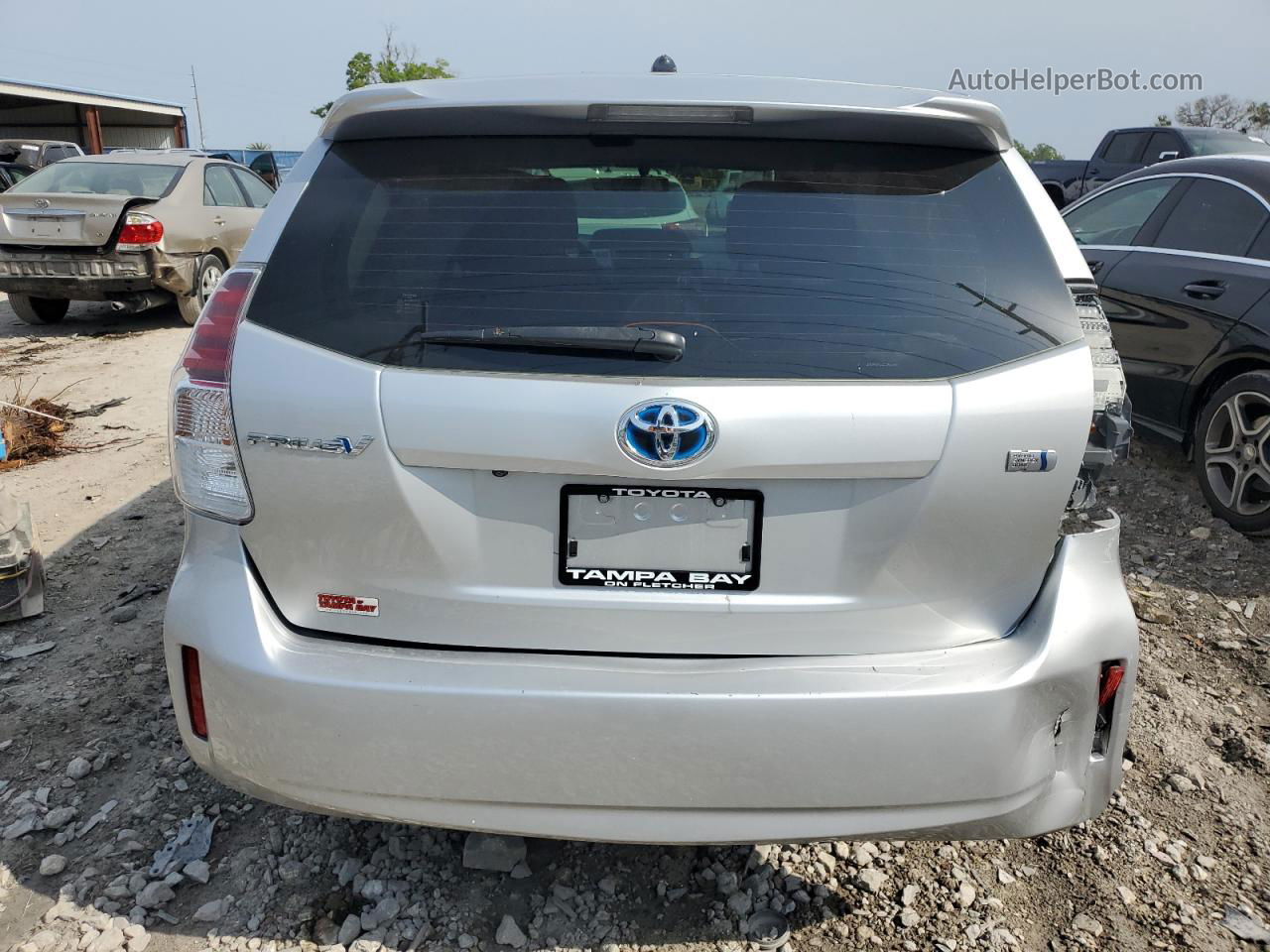 2016 Toyota Prius V  Silver vin: JTDZN3EUXGJ047403