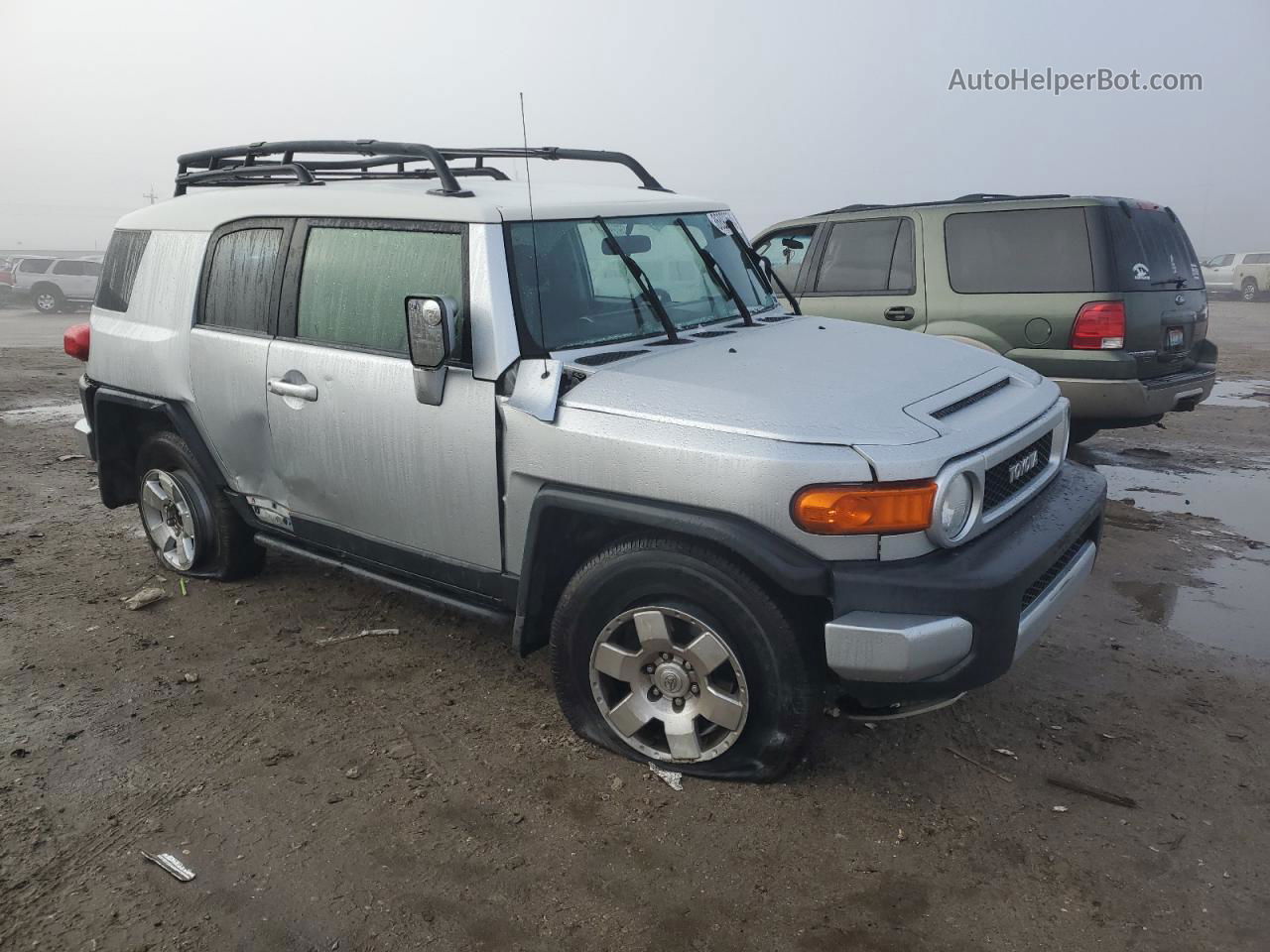 2007 Toyota Fj Cruiser  Silver vin: JTEBU11F070085594