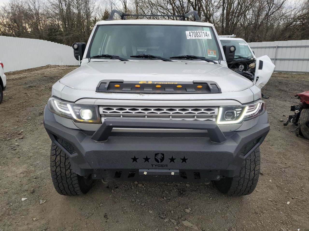 2007 Toyota Fj Cruiser  Silver vin: JTEBU11F170098127